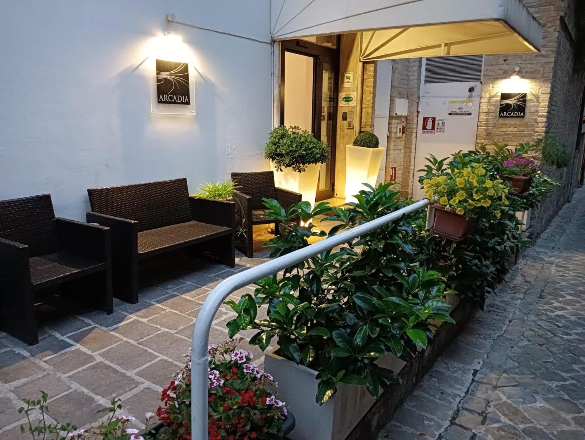 Hotel Arcadia Мачерата Экстерьер фото